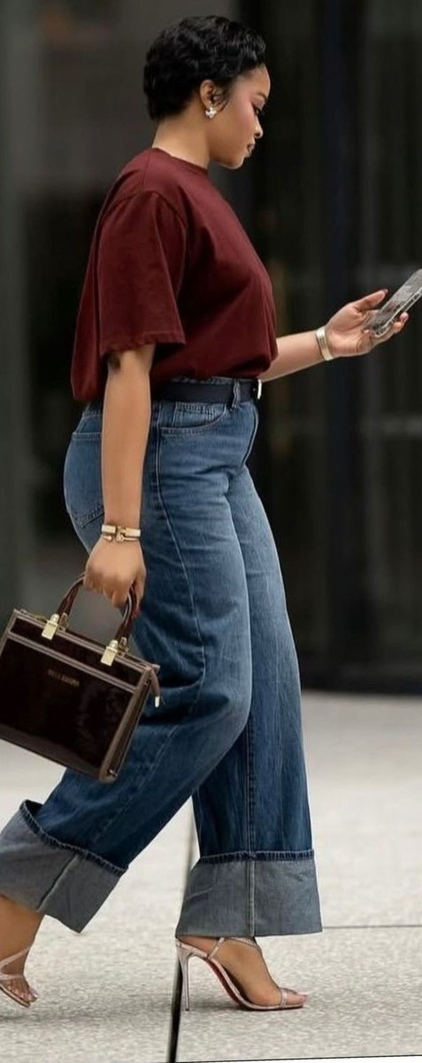 Wide-Leg Blue Jeans image 2